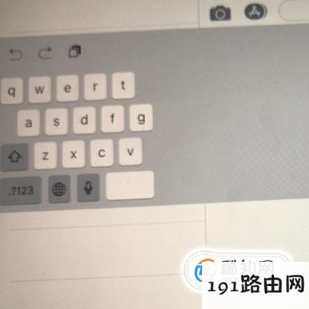 ipad上键盘上移或分开该怎么调整呢？